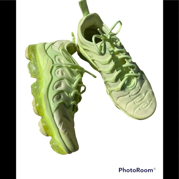Women’s Nike Air VaporMax Plus Barely Volt Neon Yellow - Picture 1 of 10